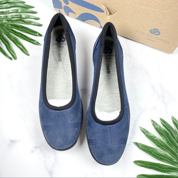 NIB Clarks Cloudsteppers Ayla Low Ballet Flats - Picture 2 of 12